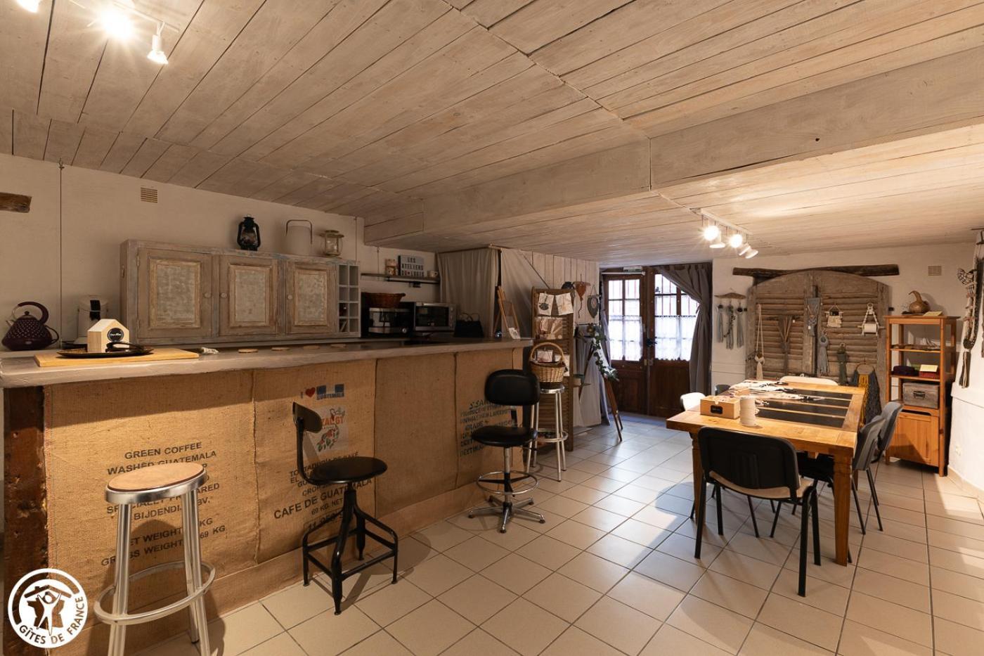 Le Logis D'Hestia Apartment Billom Exterior foto